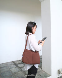 Regular Hobo Bag (Milk Chocolate)